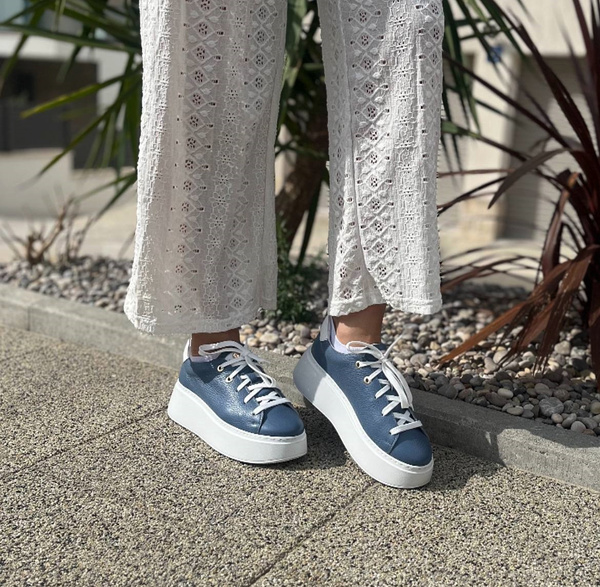 Niebieskie sneakersy damskie ALICJA