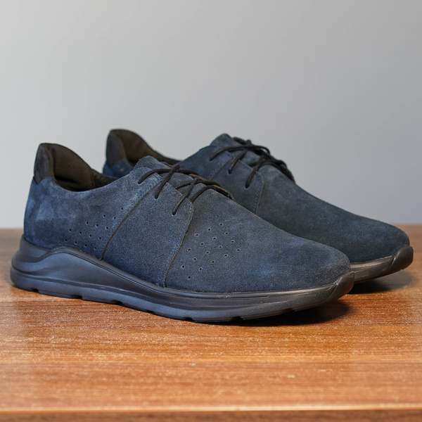 Granatowe sneakersy 10