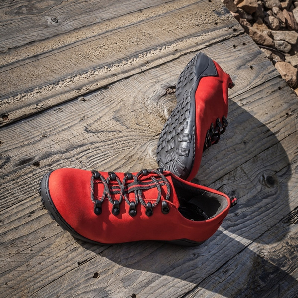 Czerwone trekkingi damskie TIGRA